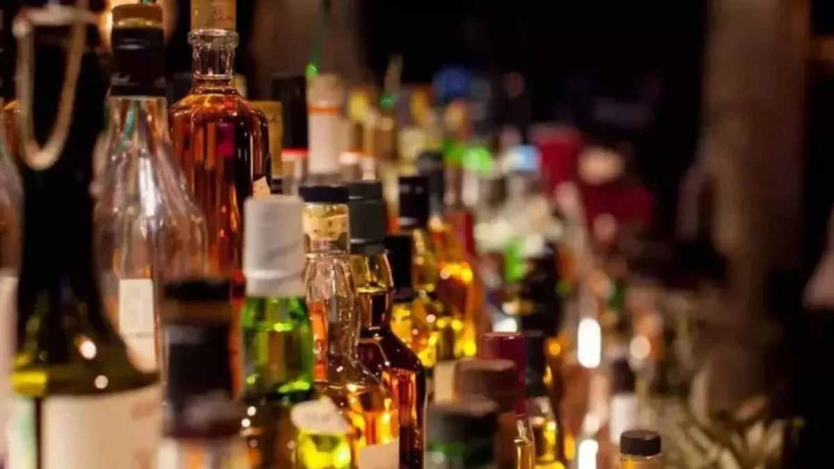 झारखंड में शराब कंपनियों का 200 करोड़ बकाया, आपूर्ति पर संकट झारखंड में शराब कंपनियों का 200 करोड़ बकाया, आपूर्ति पर संकट