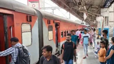 बिहार पुलिस भर्ती परीक्षा के लिए 30 से अधिक स्पेशल ट्रेनें, रेलवे ने की बड़ी व्यवस्था बिहार पुलिस भर्ती परीक्षा के लिए 30 से अधिक स्पेशल ट्रेनें, रेलवे ने की बड़ी व्यवस्था