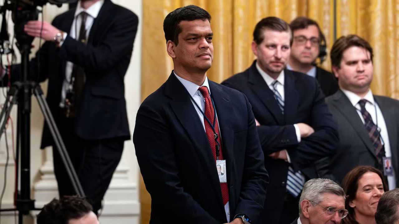 ट्रंप प्रशासन के AI सलाहकार श्रीराम कृष्णन देंगे पद से इस्तीफा ट्रंप प्रशासन के AI सलाहकार श्रीराम कृष्णन देंगे पद से इस्तीफा