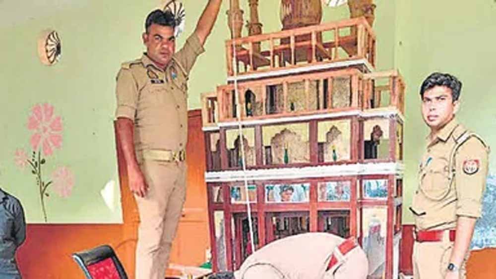 बरेली में मोहर्रम के लिए सख्ती, 12 फीट से ऊंचा ताजिया निकालने पर रोक बरेली में मोहर्रम के लिए सख्ती, 12 फीट से ऊंचा ताजिया निकालने पर रोक