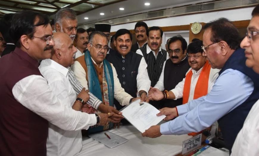 MP राज्यसभा चुनाव: भाजपा उम्मीदवार तरुण चुघ और रजनीश अग्रवाल ने भरा नामांकन, CM मोहन यादव रहे मौजूद MP राज्यसभा चुनाव: भाजपा उम्मीदवार तरुण चुघ और रजनीश अग्रवाल ने भरा नामांकन, CM मोहन यादव रहे मौजूद