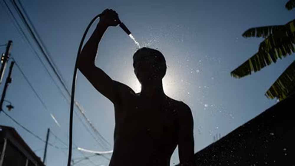 यूपी में मानसून की एंट्री में अभी इंतजार, 45°C तक पहुंचा पारा; मौसम विशेषज्ञों ने जताई नई चिंता यूपी में मानसून की एंट्री में अभी इंतजार, 45°C तक पहुंचा पारा; मौसम विशेषज्ञों ने जताई नई चिंता
