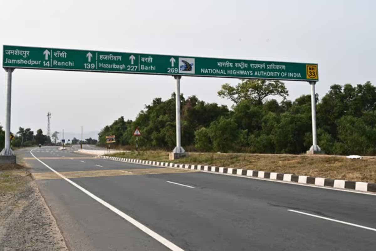 झारखंड में एनएचएआई का मानसून अभियान, राष्ट्रीय राजमार्गों का ड्रेनेज सिस्टम दुरुस्त झारखंड में एनएचएआई का मानसून अभियान, राष्ट्रीय राजमार्गों का ड्रेनेज सिस्टम दुरुस्त