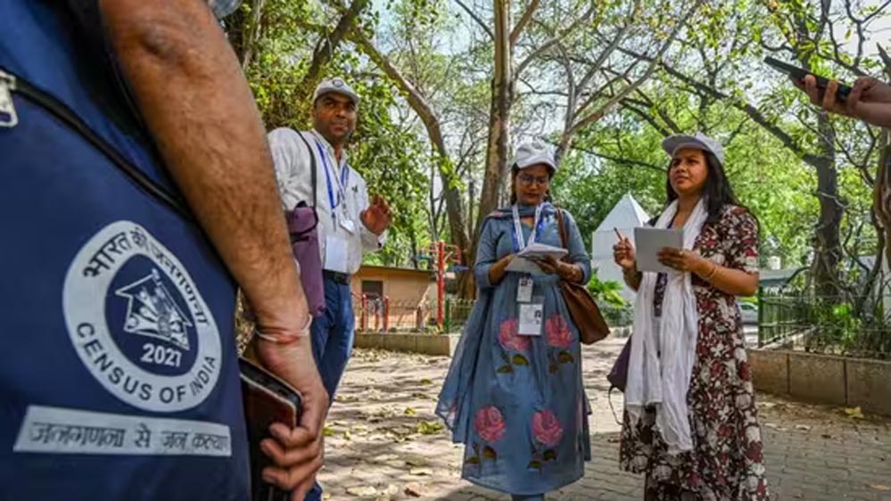 Census 2027: जनगणना के 33 सवालों का जवाब देना कितना जरूरी? गलत जानकारी देने पर क्या है नियम Census 2027: जनगणना के 33 सवालों का जवाब देना कितना जरूरी? गलत जानकारी देने पर क्या है नियम