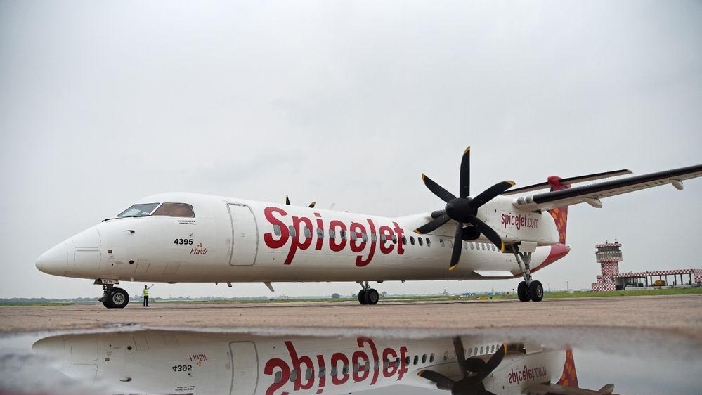 स्पाइसजेट की उड़ान को नई रफ्तार! फ्लीट में शामिल हुए 3 A320 विमान, Boeing 737 Max की भी वापसी स्पाइसजेट की उड़ान को नई रफ्तार! फ्लीट में शामिल हुए 3 A320 विमान, Boeing 737 Max की भी वापसी