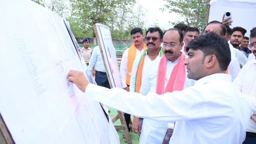 उप मुख्यमंत्री अरुण साव का बस्तर में निर्माण कार्यों का निरीक्षण जारी उप मुख्यमंत्री अरुण साव का बस्तर में निर्माण कार्यों का निरीक्षण जारी
