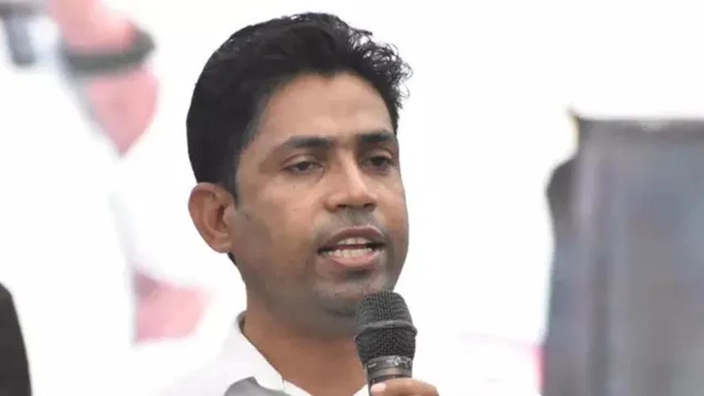 नेपाल बॉर्डर से TMC नेता जहांगीर खान गिरफ्तार, STF की बड़ी कार्रवाई से मचा सियासी हड़कंप नेपाल बॉर्डर से TMC नेता जहांगीर खान गिरफ्तार, STF की बड़ी कार्रवाई से मचा सियासी हड़कंप