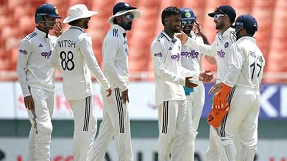 भारत ने अफगानिस्तान को पारी और 300 रनों से हराया