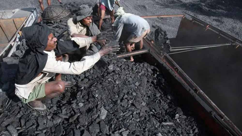 सीएमपीएफ की नई व्यवस्था, रिटायरमेंट पर मिलेगा कोयला कर्मियों को पीएफ और पेंशन सीएमपीएफ की नई व्यवस्था, रिटायरमेंट पर मिलेगा कोयला कर्मियों को पीएफ और पेंशन