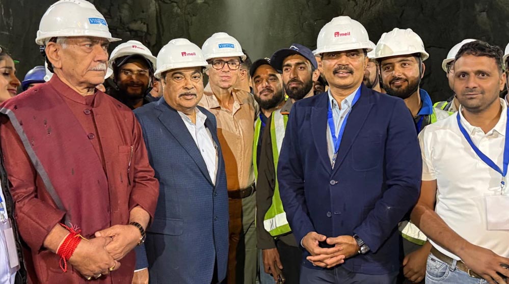 जोजिला सुरंग में भारत की ऐतिहासिक उपलब्धि, फाइनल ब्रेकथ्रू पूरा; लद्दाख-श्रीनगर कनेक्टिविटी को मिलेगी नई रफ्तार जोजिला सुरंग में भारत की ऐतिहासिक उपलब्धि, फाइनल ब्रेकथ्रू पूरा; लद्दाख-श्रीनगर कनेक्टिविटी को मिलेगी नई रफ्तार