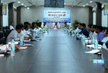 अंतिम व्यक्ति तक पहुंचे योजनाओं का लाभ, अधिकारी फील्ड में दिखाएं ज्यादा सक्रियता : अरुण साव