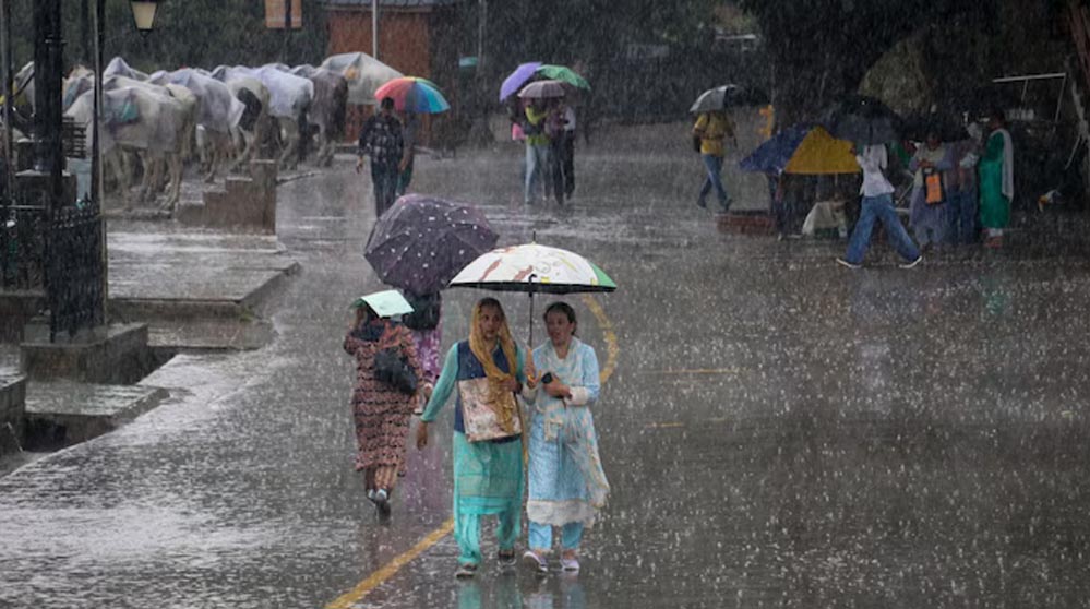 महाराष्ट्र में मानसून का तांडव, 19 राज्यों में भारी बारिश का अलर्ट; यूपी-बिहार को भी मिलेगी राहत महाराष्ट्र में मानसून का तांडव, 19 राज्यों में भारी बारिश का अलर्ट; यूपी-बिहार को भी मिलेगी राहत