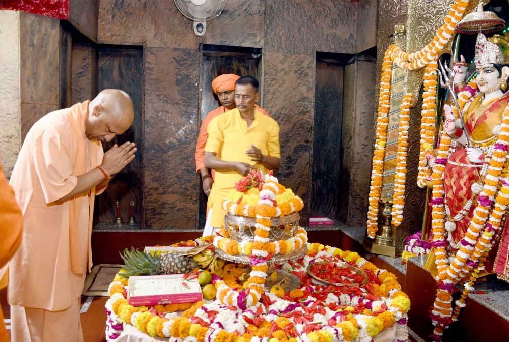 मुख्यमंत्री ने किए मां पाटेश्वरी के दर्शन मुख्यमंत्री ने किए मां पाटेश्वरी के दर्शन