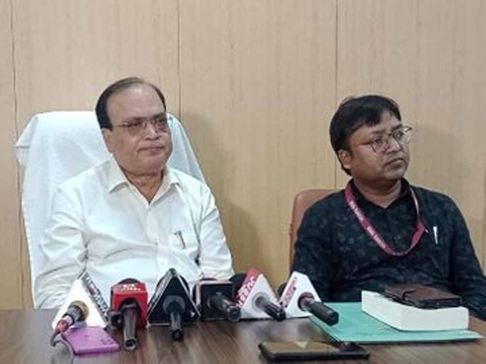 RIMS पहुंचे वित्त मंत्री और स्वास्थ्य सचिव, निदेशक को व्यवस्थाएं सुधारने के दिए सख्त निर्देश