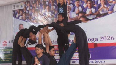 रायपुर : छत्तीसगढ़ महतारी और भगवान धनवंतरि की वंदना से सारंगढ़ में योग दिवस का शंखनाद रायपुर : छत्तीसगढ़ महतारी और भगवान धनवंतरि की वंदना से सारंगढ़ में योग दिवस का शंखनाद
