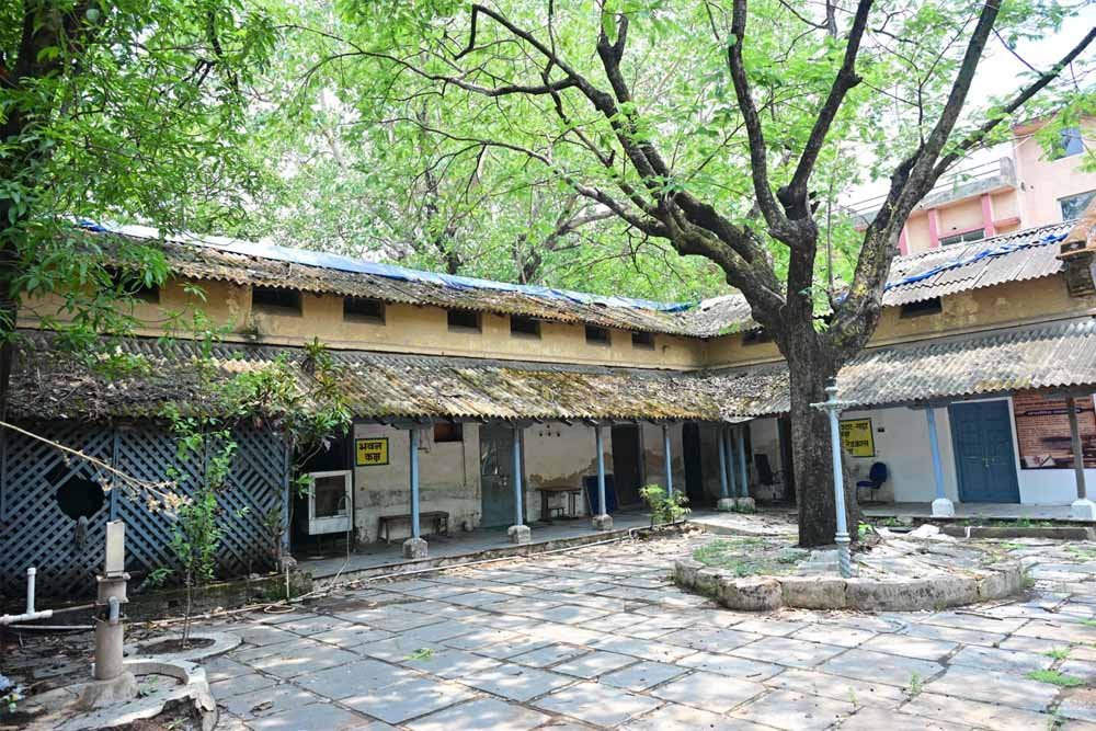 दुर्ग में 100 साल पुराने DEO कार्यालय भवन का होगा नवनिर्माण, जल्द शुरू होगा काम