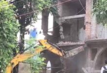 रायपुर के सेंट पॉल स्कूल परिसर में चला बुलडोजर, सामुदायिक भवन की आड़ में चर्च निर्माण का आरोप