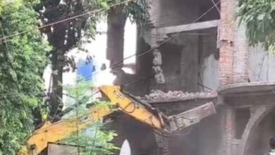 रायपुर के सेंट पॉल स्कूल परिसर में चला बुलडोजर, सामुदायिक भवन की आड़ में चर्च निर्माण का आरोप