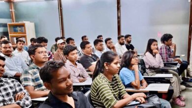 CM साय ने UPSC प्रीलिम्स में सफल ट्राइबल यूथ हॉस्टल के विद्यार्थियों से की मुलाकात, बढ़ाया हौसला