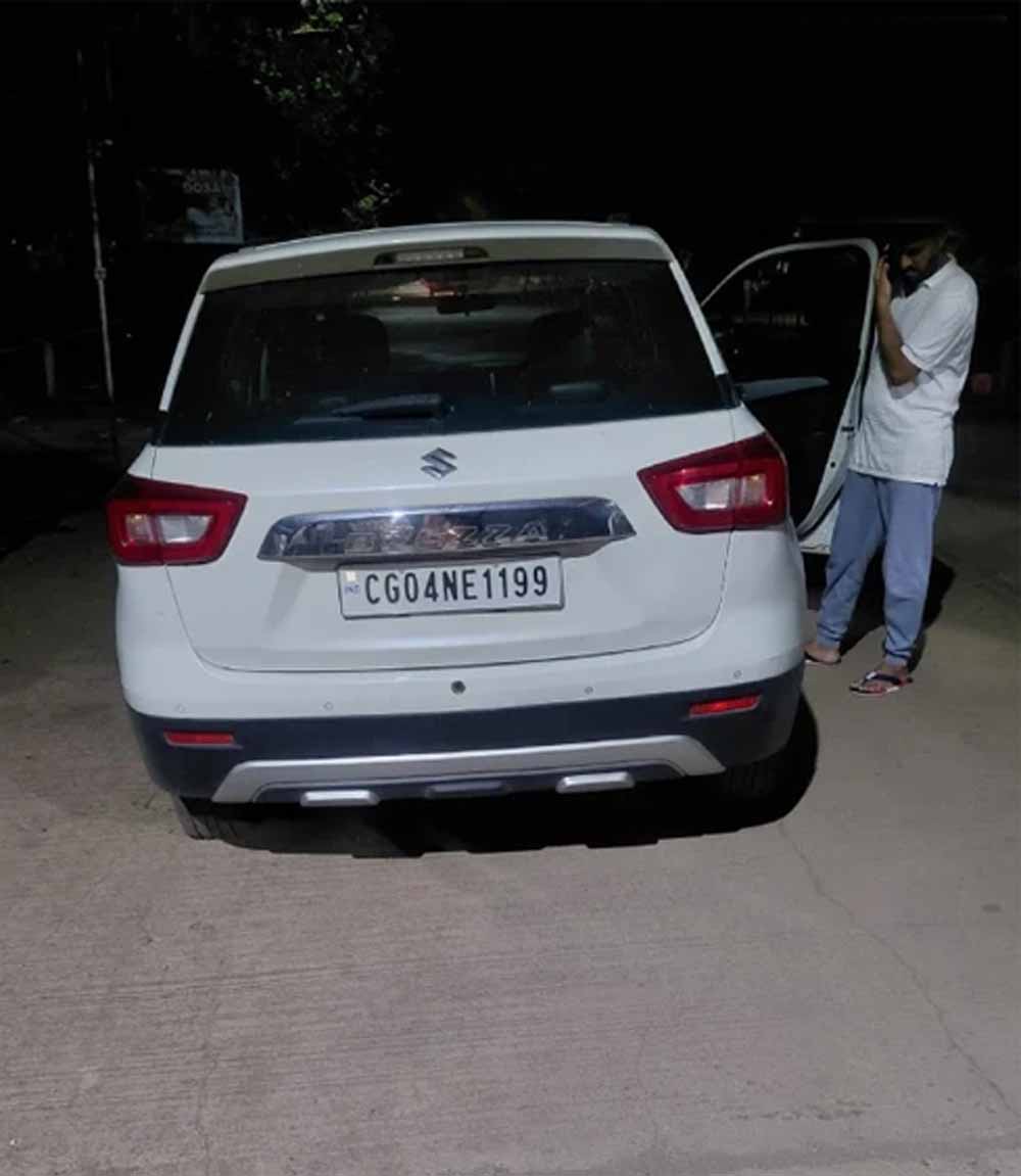 कार-बाइक की टक्कर में दो पत्रकार घायल, कुचलने की कोशिश का गंभीर आरोप