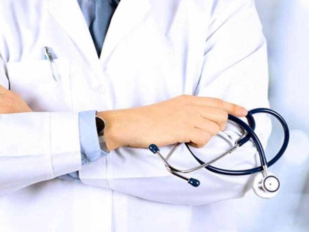 छत्तीसगढ़ में 17 हजार डॉक्टर, फिर भी मेडिकल कॉलेजों में पद खाली; सिविल सोसाइटी ने उठाई भर्ती की मांग छत्तीसगढ़ में 17 हजार डॉक्टर, फिर भी मेडिकल कॉलेजों में पद खाली; सिविल सोसाइटी ने उठाई भर्ती की मांग