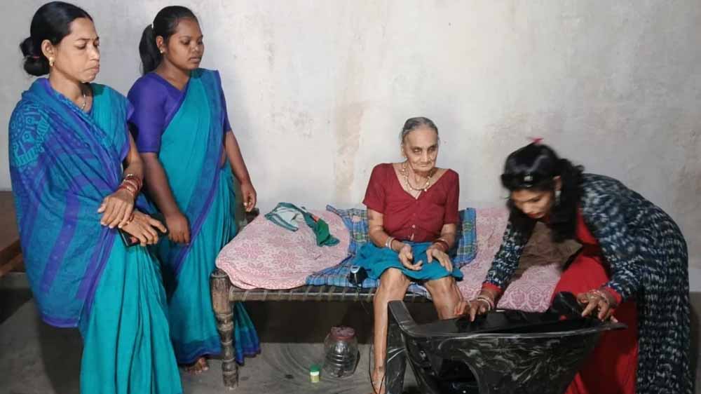 महतारी वंदन योजना की ई-केवाईसी में रायगढ़ नंबर-1, घर-घर पहुंचकर किया जा रहा सत्यापन महतारी वंदन योजना की ई-केवाईसी में रायगढ़ नंबर-1, घर-घर पहुंचकर किया जा रहा सत्यापन