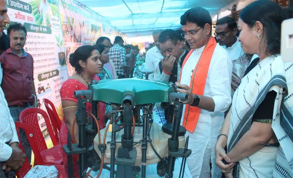 सारंगढ़ की सुनीता पटेल ऐसे बनीं ‘लखपति ड्रोन दीदी’