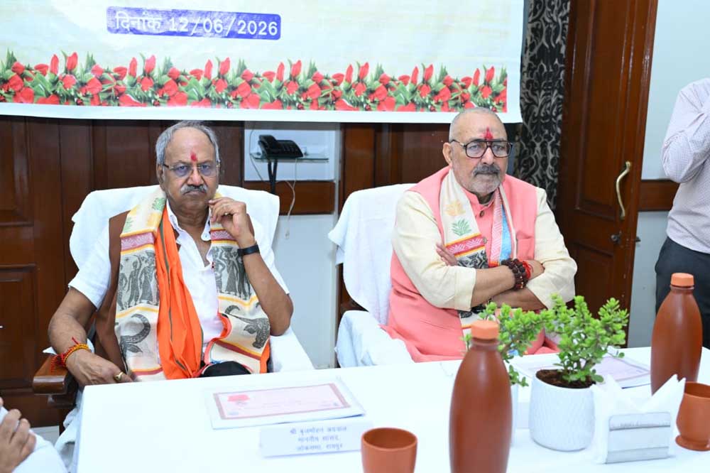 रेशम, खादी और हथकरघा क्षेत्र को नई दिशा: केंद्रीय वस्त्र मंत्री गिरिराज सिंह ने दिए महत्वपूर्ण निर्देश रेशम, खादी और हथकरघा क्षेत्र को नई दिशा: केंद्रीय वस्त्र मंत्री गिरिराज सिंह ने दिए महत्वपूर्ण निर्देश