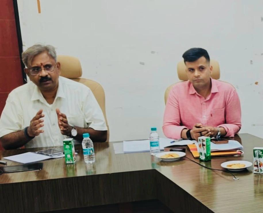 यात्री बसों के किराया वृद्धि पर होगा जल्द फैसला, परिवहन विभाग ने बस संचालकों से की बैठक यात्री बसों के किराया वृद्धि पर होगा जल्द फैसला, परिवहन विभाग ने बस संचालकों से की बैठक