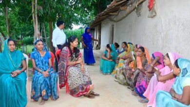 मंत्री लक्ष्मी राजवाड़े ने किया जनसंपर्क, ग्रामीणों की समस्याओं के त्वरित समाधान के दिए निर्देश
