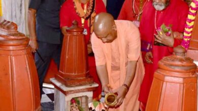 दतिया के पीतांबरा पीठ पहुंचे CM योगी और डिप्टी CM मौर्य, विधि-विधान से की पूजा-अर्चना