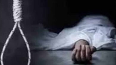 रायसेन में आत्महत्याओं से दहशत, 10 दिन में 3 युवाओं ने फंदे पर झूलकर दी जान रायसेन में आत्महत्याओं से दहशत, 10 दिन में 3 युवाओं ने फंदे पर झूलकर दी जान