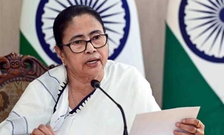 ‘पार्टी से गद्दारी मां से धोखा देने जैसी’, ममता बनर्जी ने बागी नेताओं को दी कड़ी चेतावनी