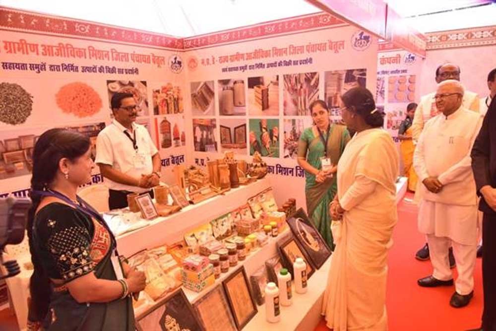 नारी सशक्तिकरण और आत्मनिर्भर भारत की संकल्पना को साकार करने सभी की सहभागिता जरूरी : राष्ट्रपति  मुर्मु