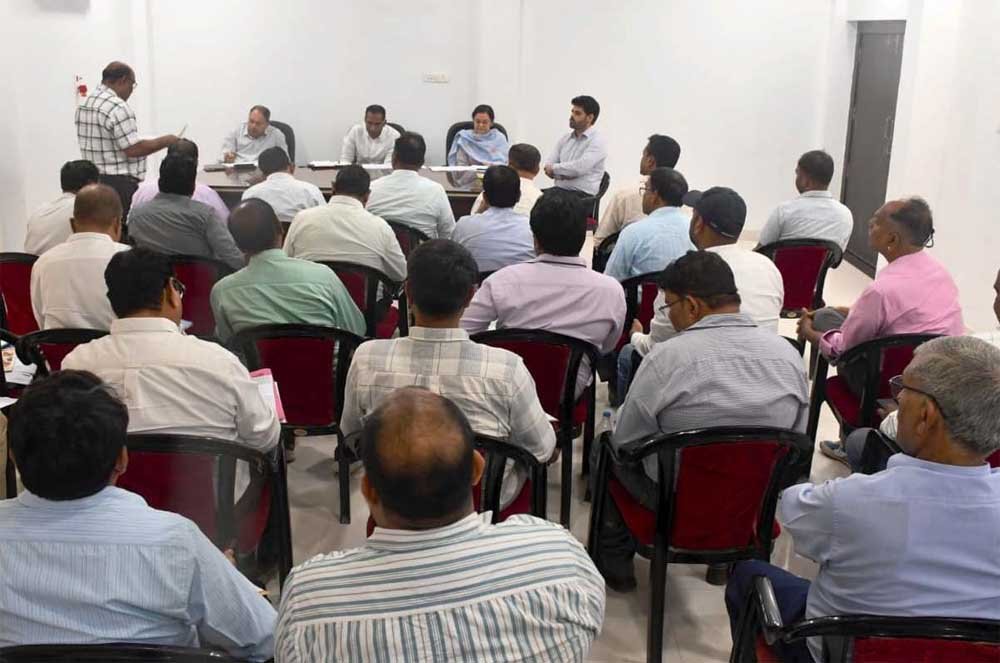लोक निर्माण विभाग के सचिव ने कार्यों की धीमी गति पर जताई नाराजगी