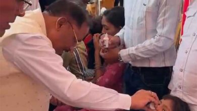 द्रनाहू कुर्मी-क्षत्रिय समाज के केंद्रीय अधिवेशन में मुख्यमंत्री ने बच्चों को कराया स्वर्णप्राशन