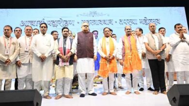 मानवता को शांति, आत्मसंयम, करुणा और अहिंसा का मार्ग दिखाते हैं भगवान महावीर के विचार : लोकसभा अध्यक्ष ओम बिरला मानवता को शांति, आत्मसंयम, करुणा और अहिंसा का मार्ग दिखाते हैं भगवान महावीर के विचार : लोकसभा अध्यक्ष ओम बिरला