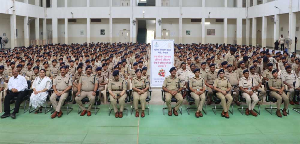 पुलिस प्रशिक्षण शालाभौंरी में 572 नव आरक्षकों के बुनियादी प्रशिक्षण सत्र का शुभारंभ