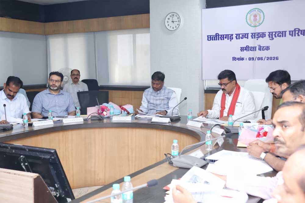 तकनीक, प्रशिक्षण और सख्त निगरानी से सड़क हादसों पर लगाम की तैयारी तकनीक, प्रशिक्षण और सख्त निगरानी से सड़क हादसों पर लगाम की तैयारी