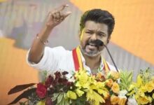 DMK OUT, TVK IN? इंडिया गठबंधन में विजय की बढ़ती भूमिका से तमिलनाडु की राजनीति में हलचल DMK OUT, TVK IN? इंडिया गठबंधन में विजय की बढ़ती भूमिका से तमिलनाडु की राजनीति में हलचल