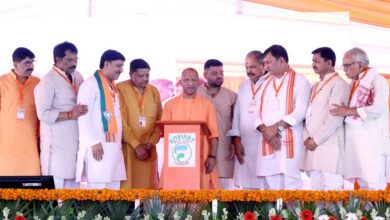 किसी ने उत्सव के रंग में भंग डाला तो वर्तमान के साथ भविष्य भी स्वाहा हो जाएगा: मुख्यमंत्री किसी ने उत्सव के रंग में भंग डाला तो वर्तमान के साथ भविष्य भी स्वाहा हो जाएगा: मुख्यमंत्री