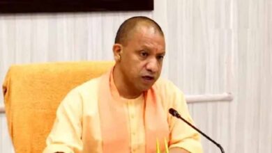 बुनकरों को मिलेगी आधुनिक मशीनें, मंत्री राकेश सचान ने दिए निर्देश बुनकरों को मिलेगी आधुनिक मशीनें, मंत्री राकेश सचान ने दिए निर्देश