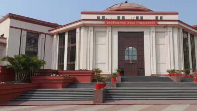 बिलासपुर हाईकोर्ट का बड़ा फैसला: पत्नी की आय अधिक होने पर भी मुकदमे का खर्च देगा पति बिलासपुर हाईकोर्ट का बड़ा फैसला: पत्नी की आय अधिक होने पर भी मुकदमे का खर्च देगा पति