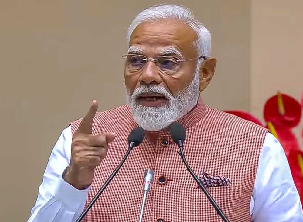 TMC-DMK में सियासी उथल-पुथल, क्या परिसीमन बिल पास कराने के और करीब पहुंच गई BJP?