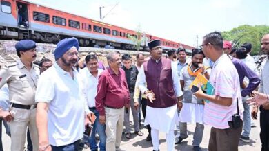 नरेला में बारिश पूर्व तैयारियों की जमीनी हकीकत जांचने निकले मंत्री सारंग नरेला में बारिश पूर्व तैयारियों की जमीनी हकीकत जांचने निकले मंत्री सारंग