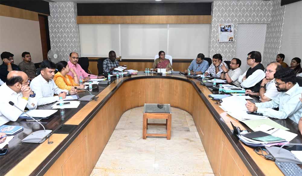 निर्माण और जन सुविधाएं विकसित करने के कार्यों को गति देने सक्रियता से करें मॉनिटरिंग – शंगीता आर निर्माण और जन सुविधाएं विकसित करने के कार्यों को गति देने सक्रियता से करें मॉनिटरिंग – शंगीता आर