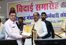 मंत्रालय के तीन अधिकारी-कर्मचारियों को दी गयी सम्मानपूर्ण विदाई मंत्रालय के तीन अधिकारी-कर्मचारियों को दी गयी सम्मानपूर्ण विदाई