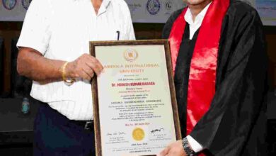 मेघगंगा ग्रुप के चेयरमैन मनीष पारख को, राज्यमंत्री रामदास बंडु आठवले द्वारा डॉक्टरेट की उपाधि से किया गया सम्मानित