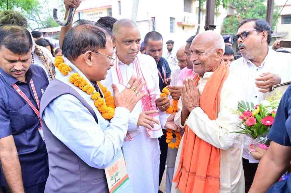 मानवता, करुणा और सेवा का सच्चा तीर्थ है भारतीय कुष्ठ निवारक संघ आश्रम : मुख्यमंत्री विष्णु देव साय मानवता, करुणा और सेवा का सच्चा तीर्थ है भारतीय कुष्ठ निवारक संघ आश्रम : मुख्यमंत्री विष्णु देव साय