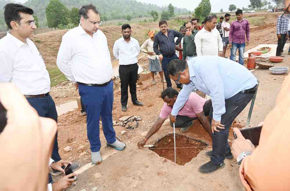 गुणवत्ता विहीन निर्माण कार्यों को लेकर सहायक अभियंता सौरभ देशमुख और उप अभियंता जे रितेश नायडू को तत्काल किया गया निलंबित गुणवत्ता विहीन निर्माण कार्यों को लेकर सहायक अभियंता सौरभ देशमुख और उप अभियंता जे रितेश नायडू को तत्काल किया गया निलंबित